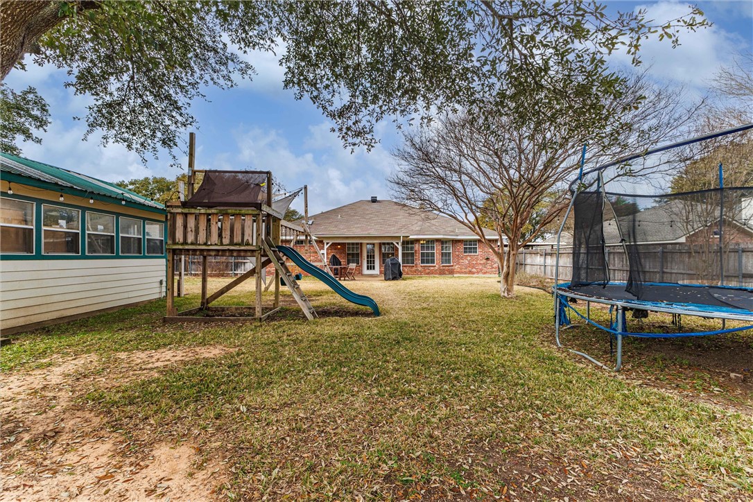 806 Crested Butte Drive, Hewitt, Texas image 26