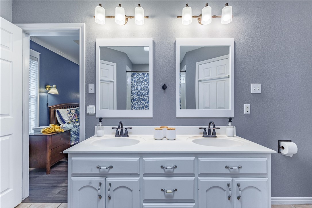 806 Crested Butte Drive, Hewitt, Texas image 20