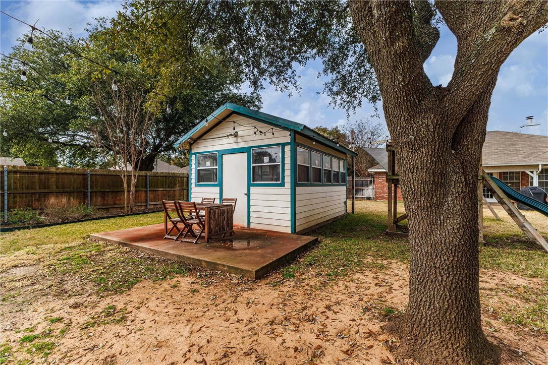 806 Crested Butte Drive, Hewitt, Texas image 27