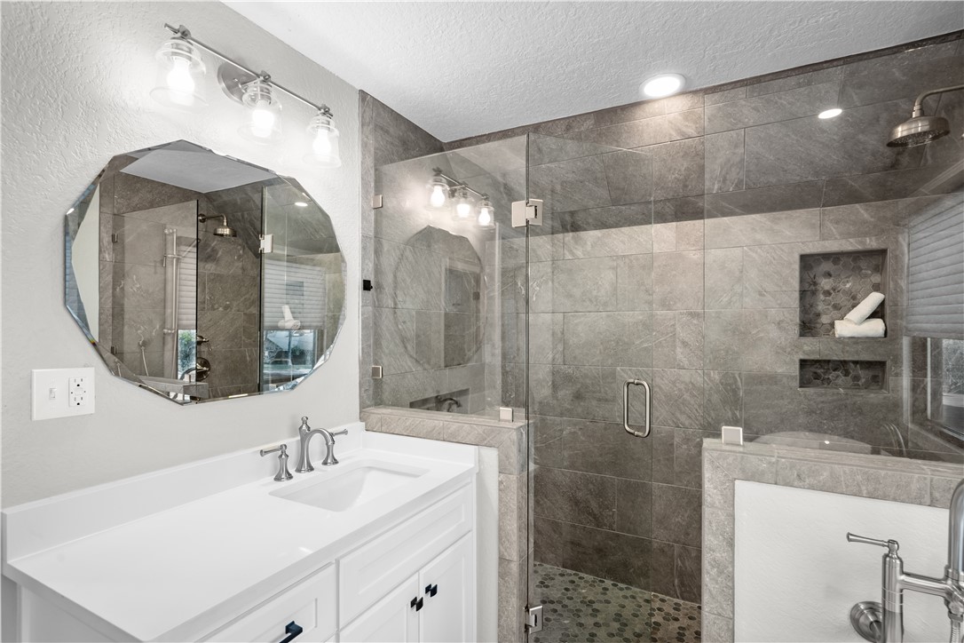 9006 Kingswood Place Pl, Woodway, Texas image 26