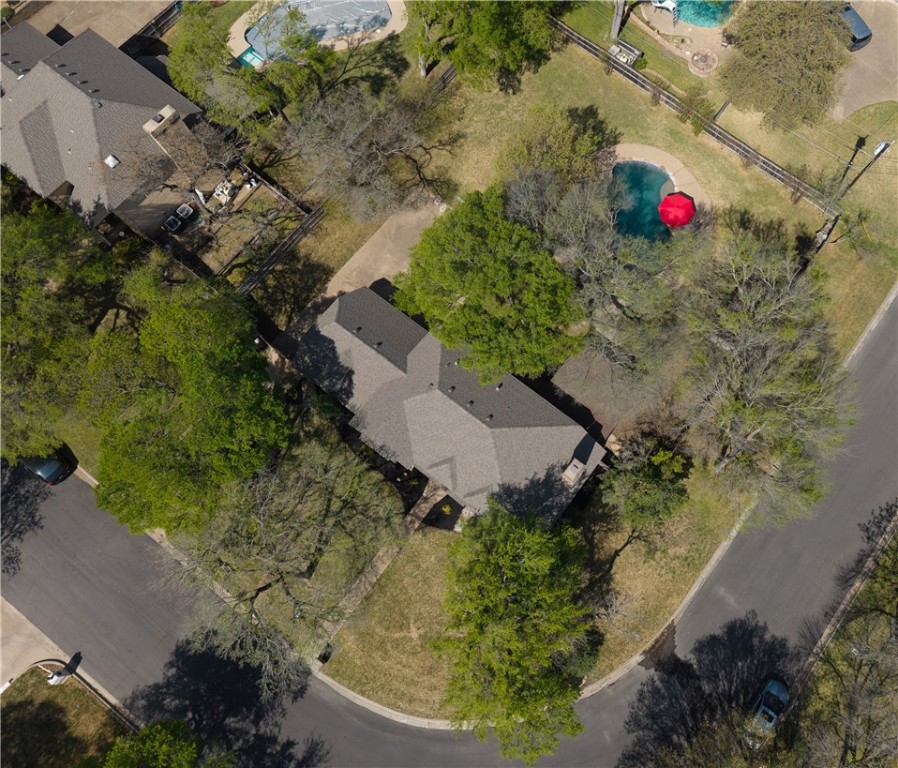 9006 Kingswood Place Pl, Woodway, Texas image 41