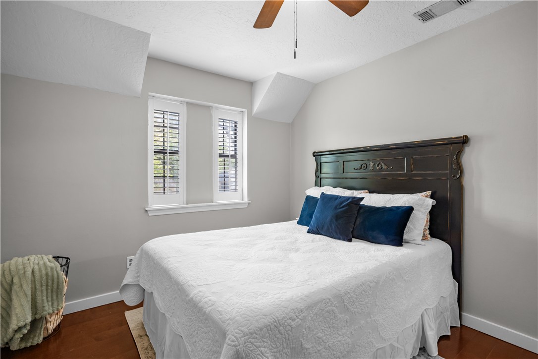 9006 Kingswood Place Pl, Woodway, Texas image 32
