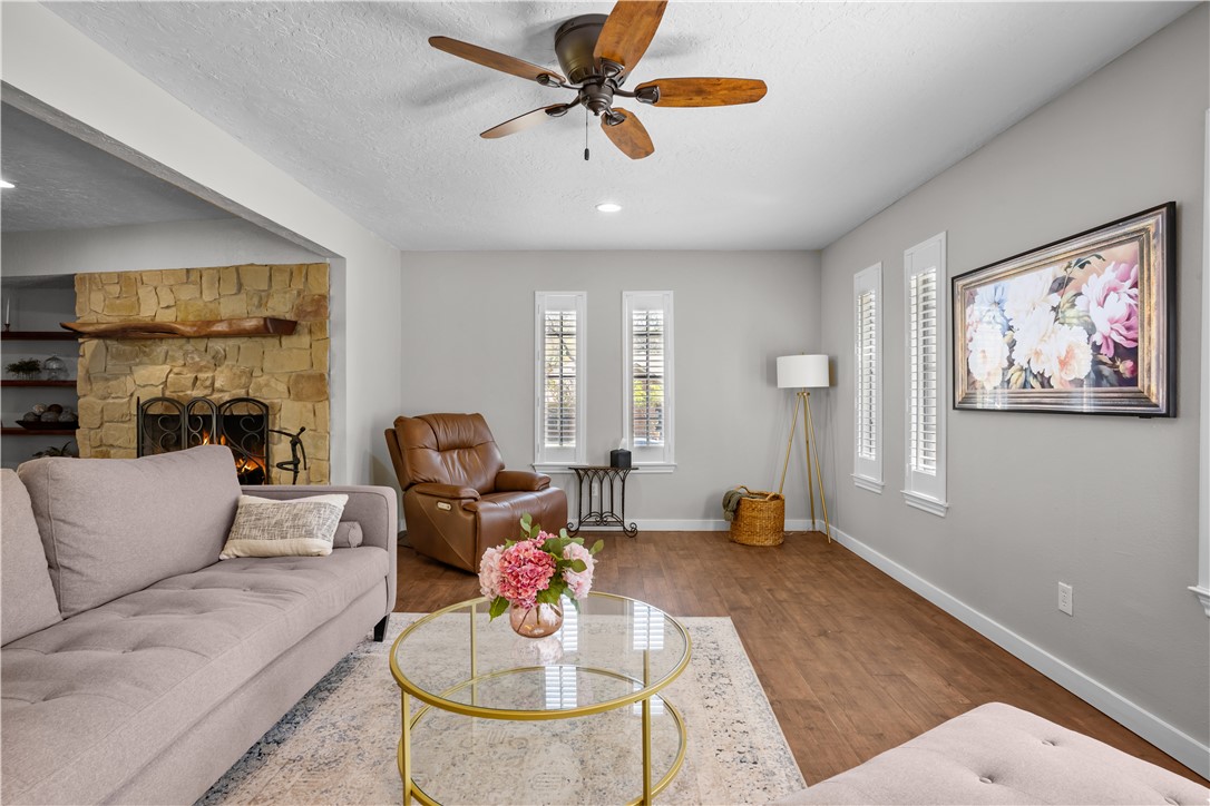 9006 Kingswood Place Pl, Woodway, Texas image 4