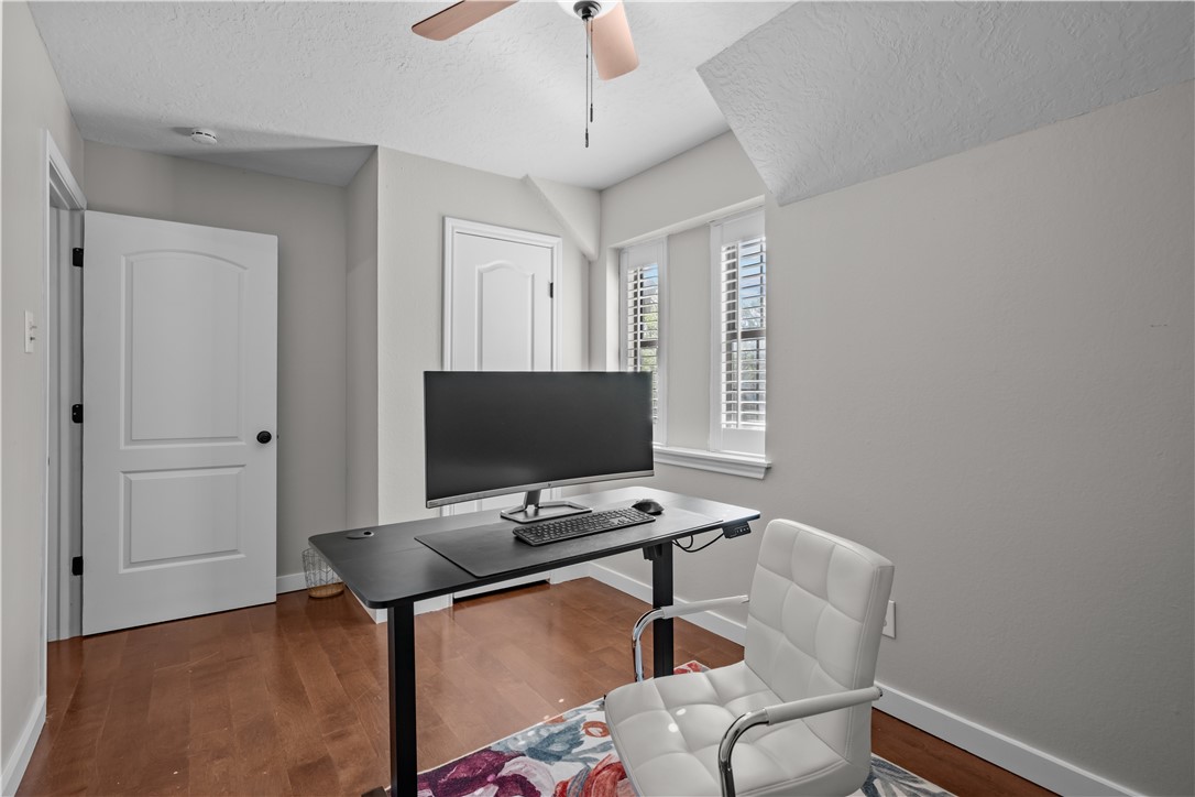 9006 Kingswood Place Pl, Woodway, Texas image 34