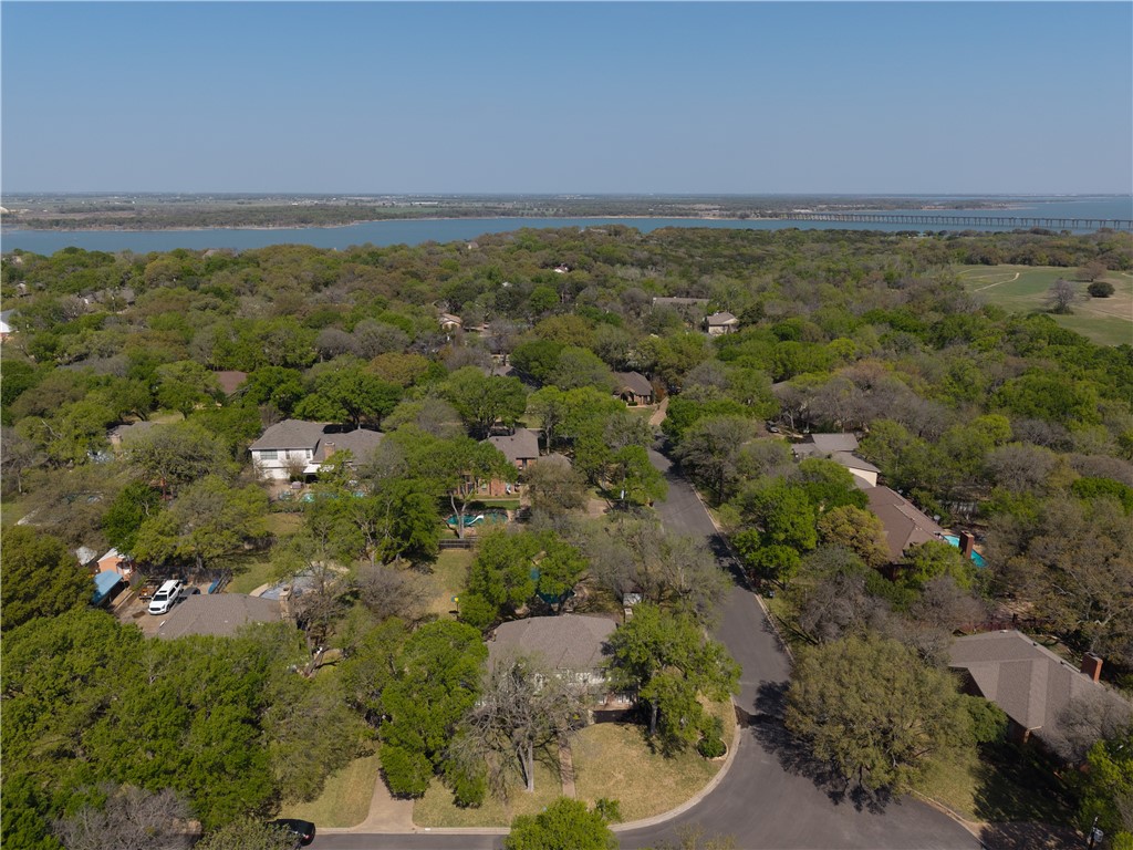 9006 Kingswood Place Pl, Woodway, Texas image 45