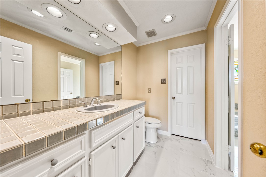 10009 Stony Point Drive, Woodway, Texas image 9