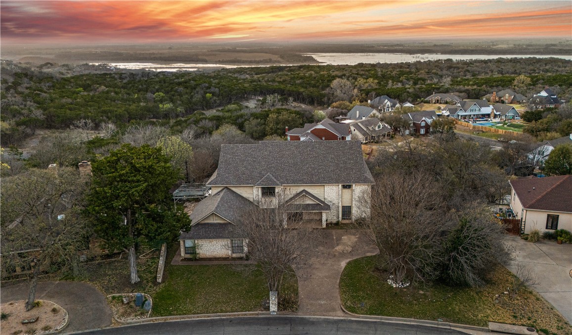 10009 Stony Point Drive, Woodway, Texas image 2