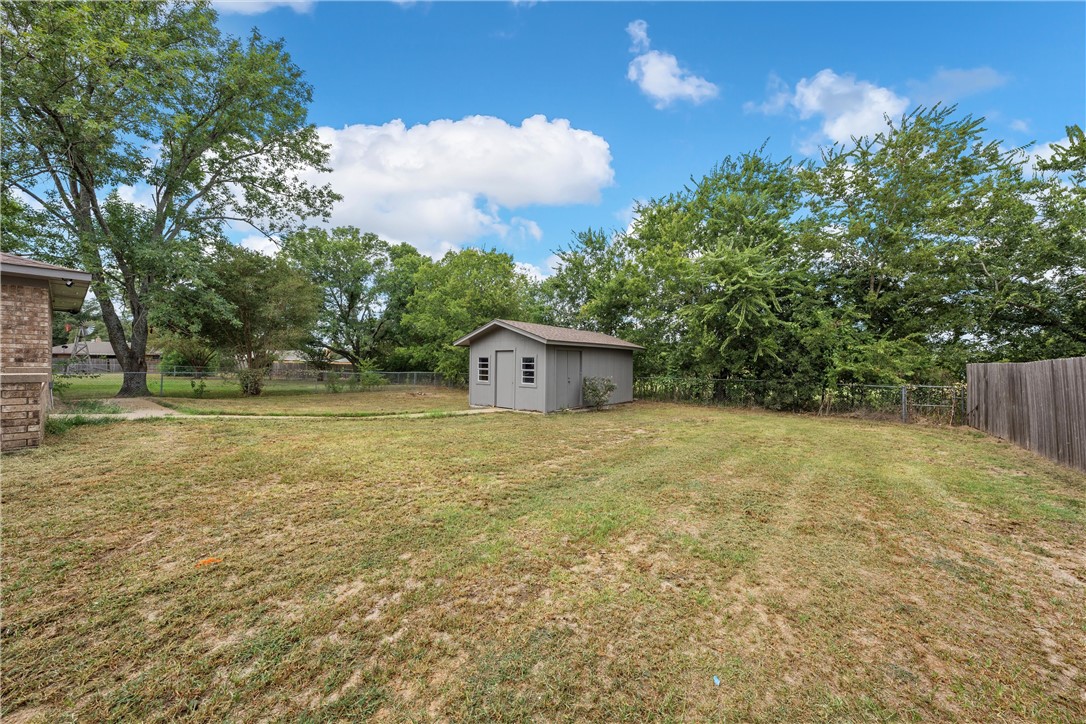 106 Willowcrest Street, Mexia, Texas image 28