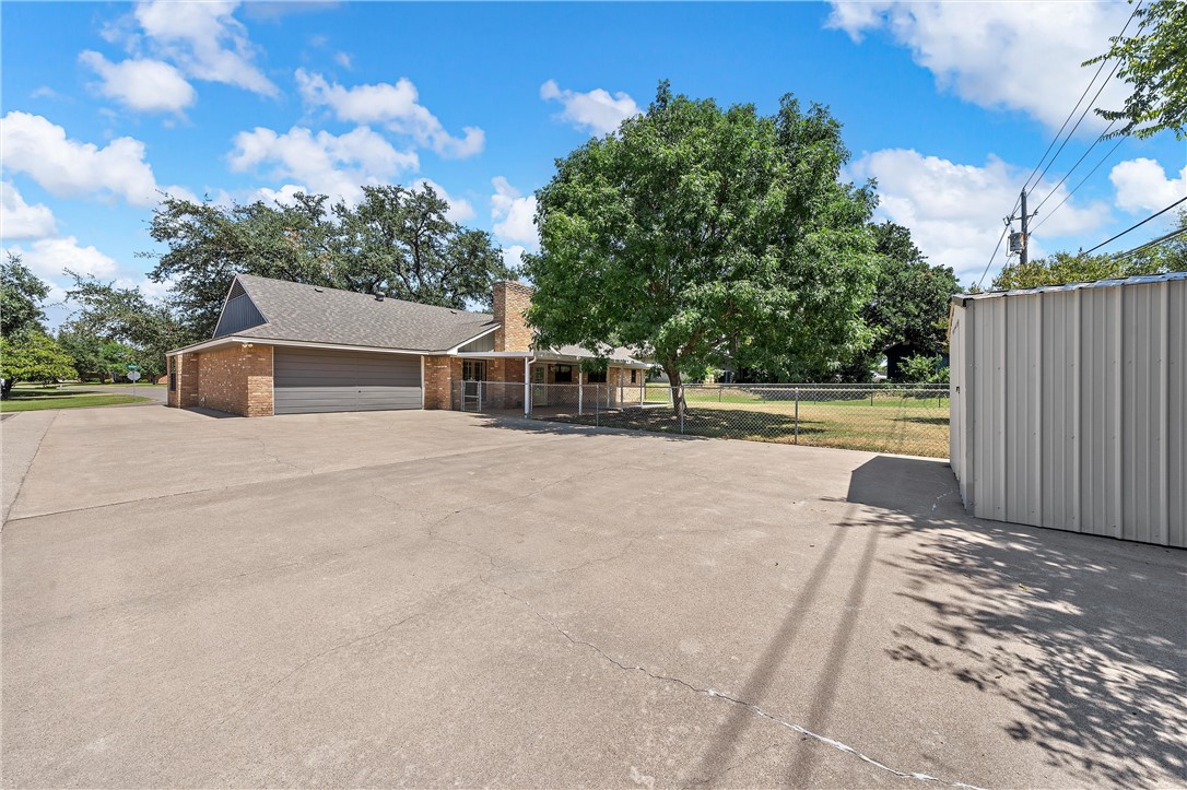 704 Woodland West Drive, Woodway, Texas image 24