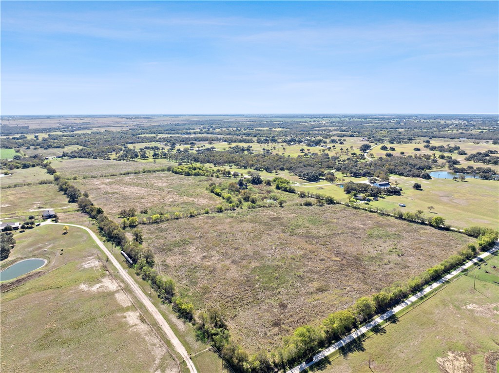 Cr 470, Lott, Texas image 2