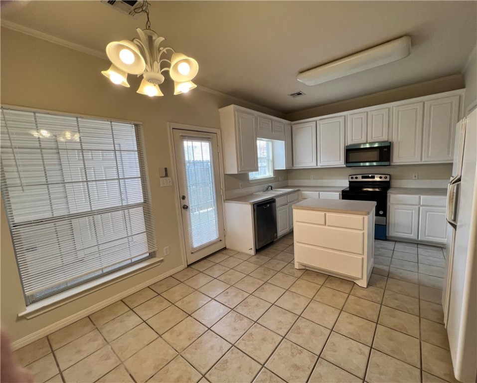 357 Old Mill Creek Drive, Woodway, Texas image 16