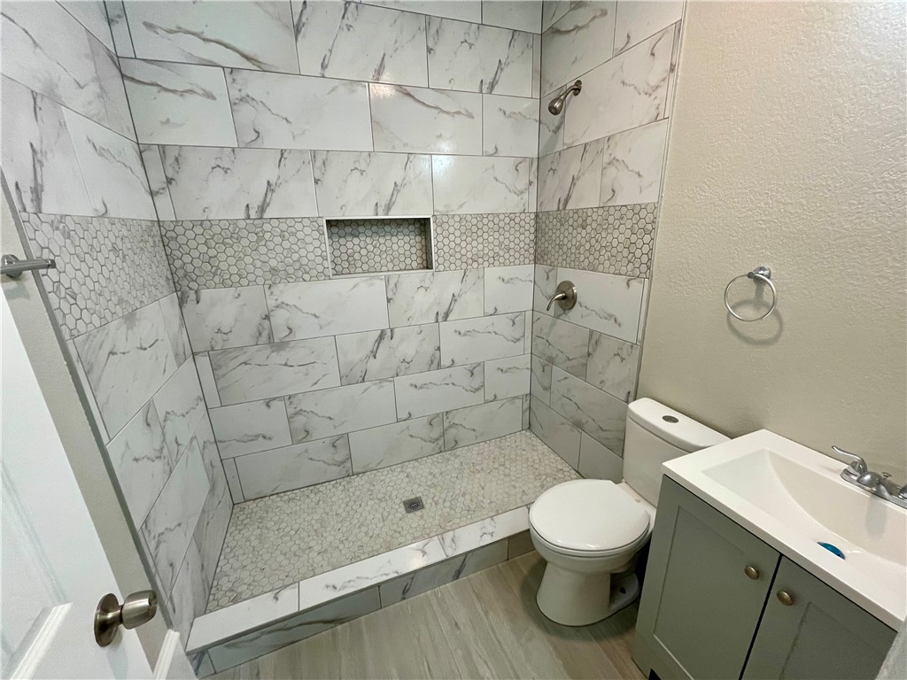 310 N Lakeview Drive, Waco, Texas image 2