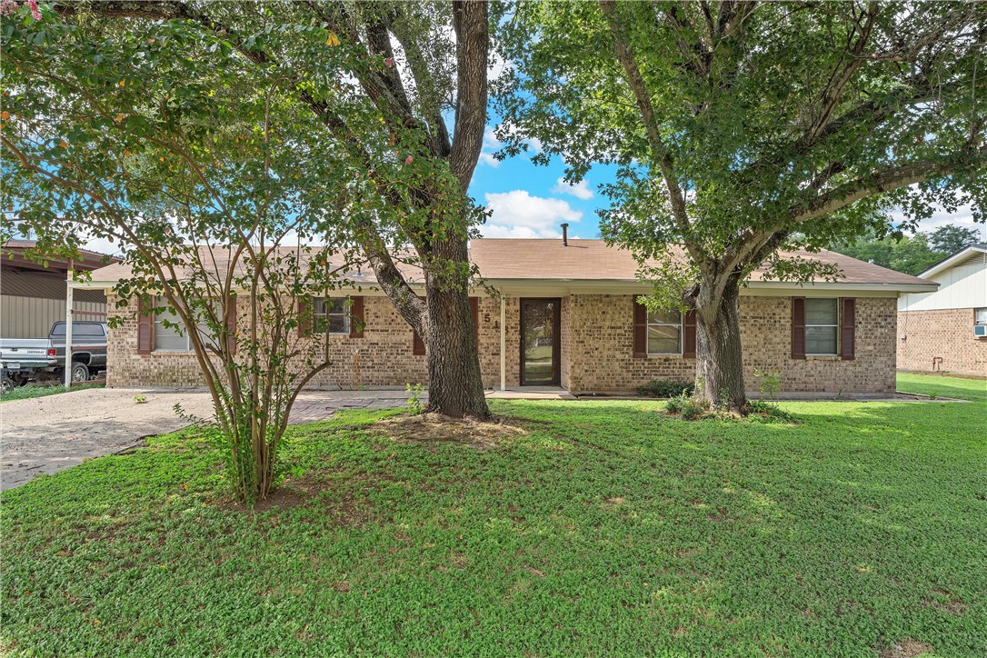 518 E Avenue G Avenue, Rosebud, Texas image 1