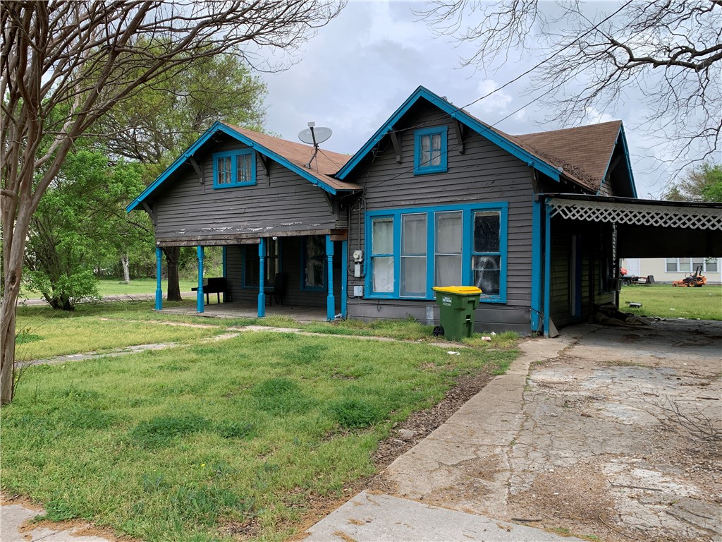 609 W Navasota Street, Groesbeck, Texas image 2
