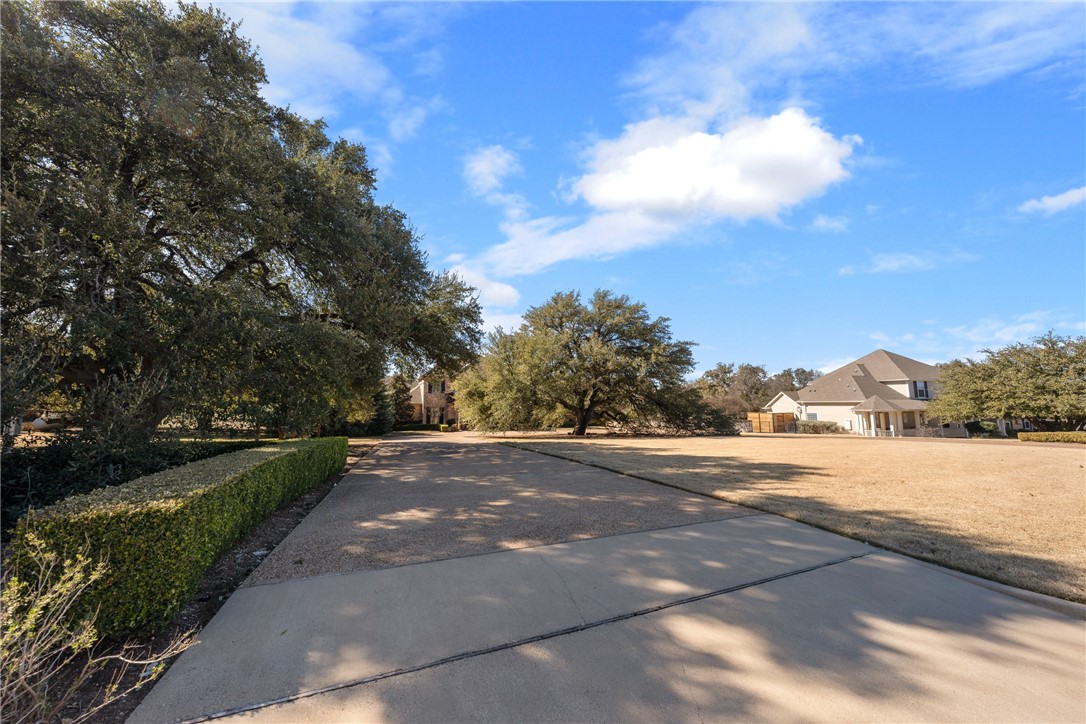 7041 Bending Trail, McGregor, Texas image 47