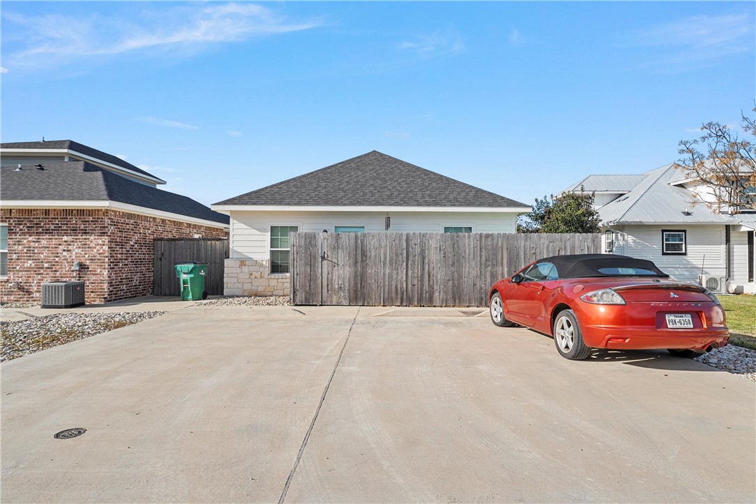 702 S Main Street, McGregor, Texas image 15