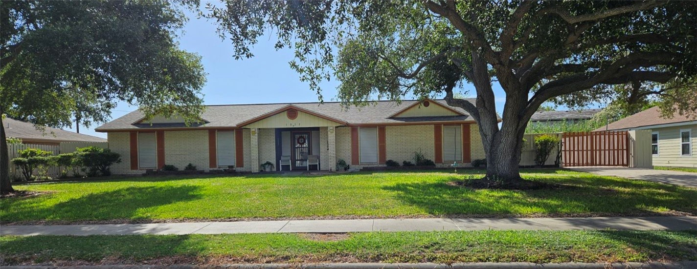 1833 Daly Drive, Corpus Christi, Texas image 1