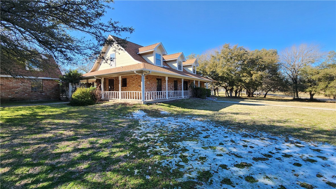 104 Clear Lake Court Ct, Weatherford, Texas image 2