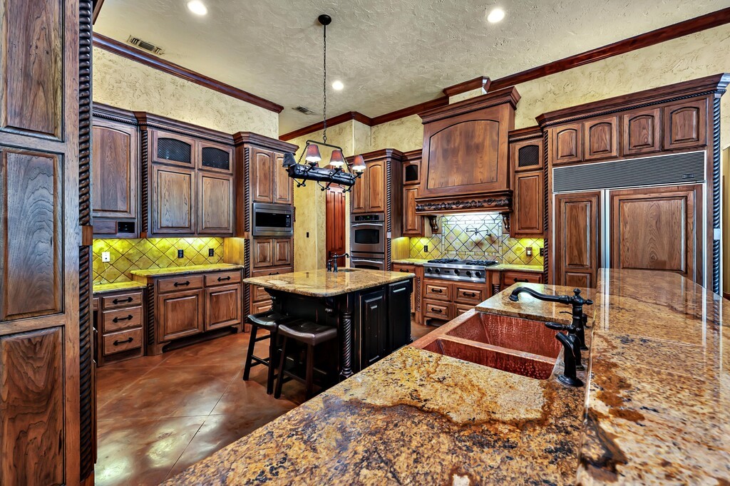 565 Lost Hunters Canyon Cyn, China Spring, Texas image 18