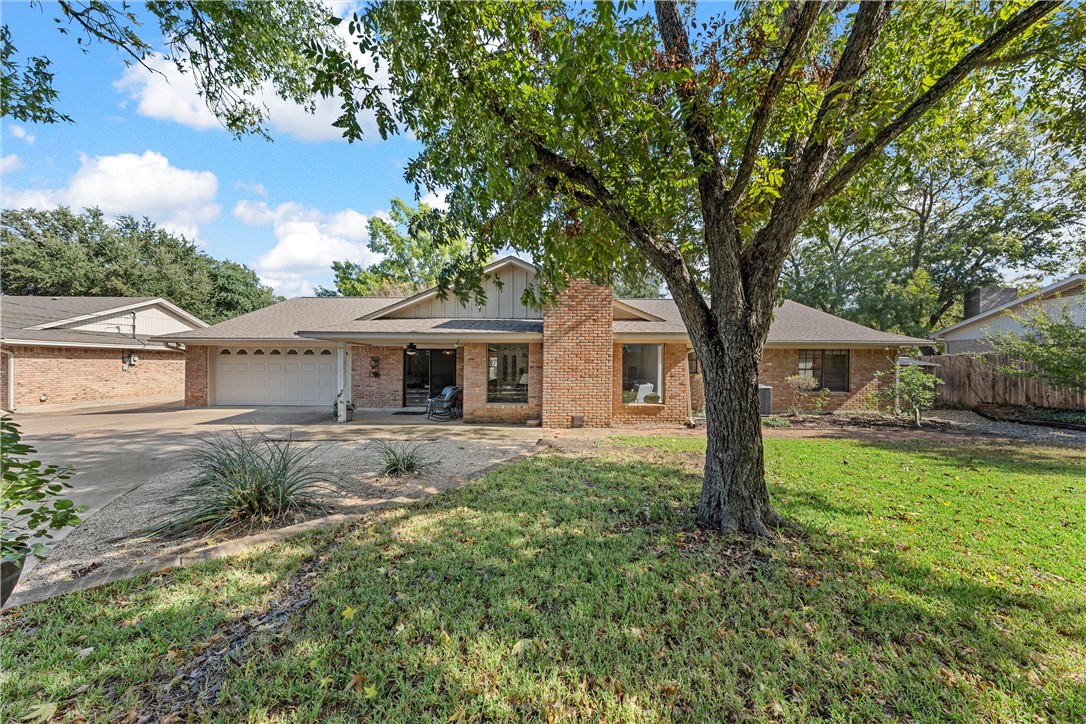 704 Willow Creek Drive, Woodway, Texas image 33