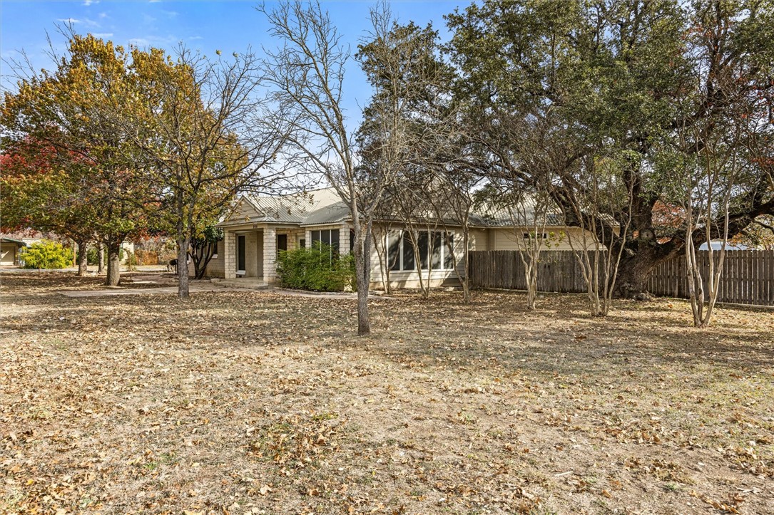 206 N Bouldin Street, Hamilton, Texas image 2