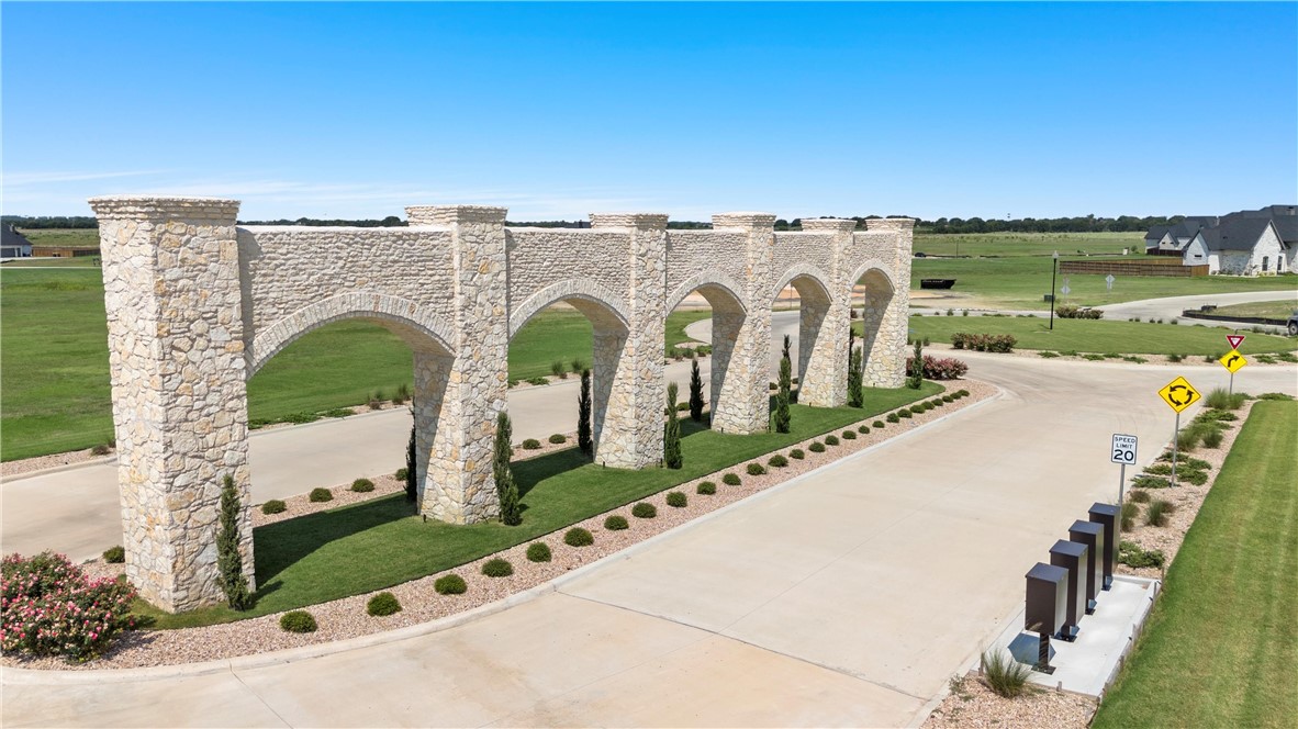 933 Rosenthal Parkway, Lorena, Texas image 1