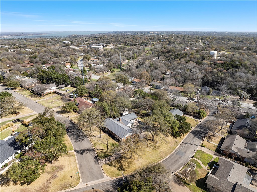 701 Clarence Drive, Woodway, Texas image 38