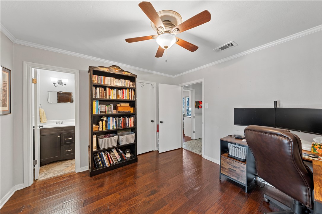 701 Clarence Drive, Woodway, Texas image 18