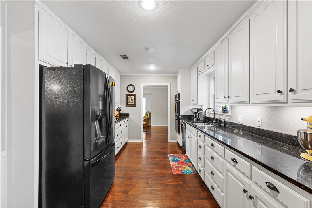 701 Clarence Drive, Woodway, Texas image 11