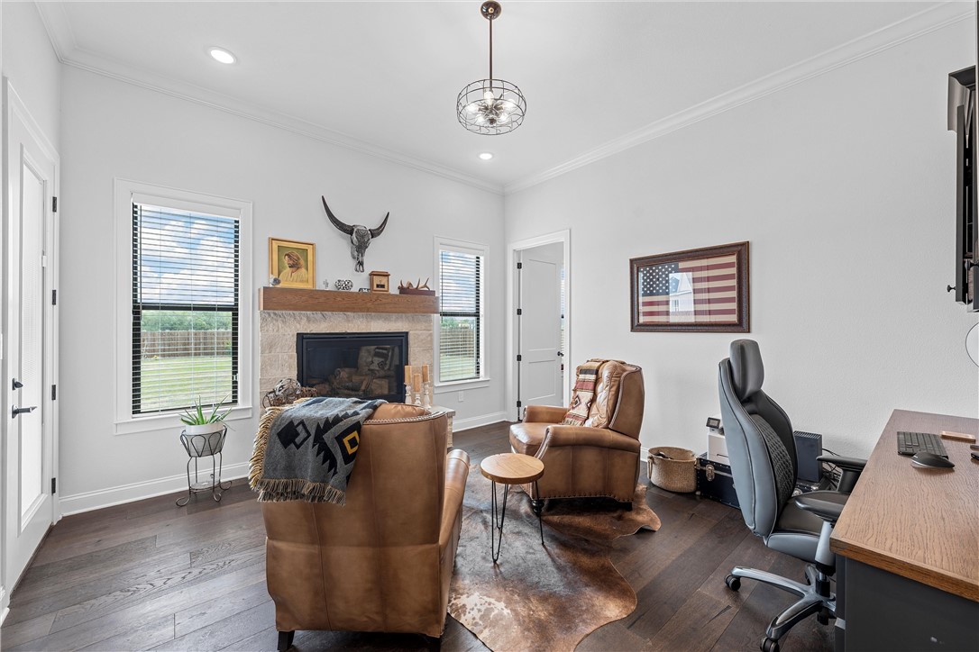 900 Glorietta Drive, McGregor, Texas image 17