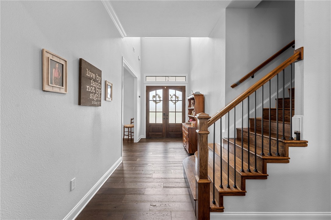 900 Glorietta Drive, McGregor, Texas image 3