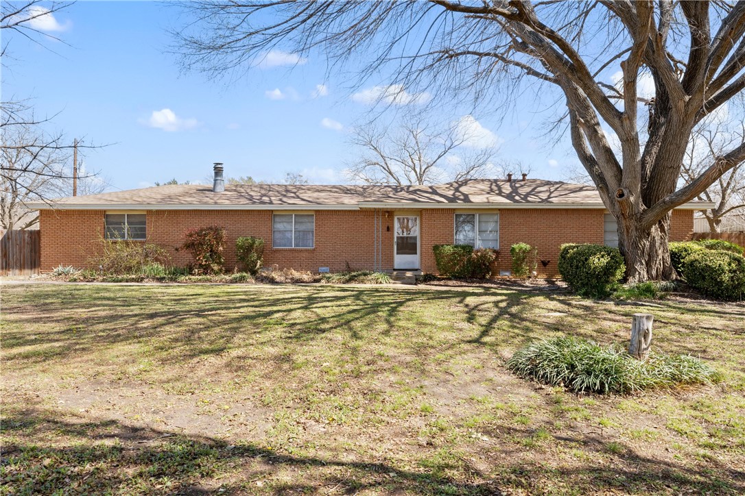 568 Bosque Lane, McGregor, Texas image 3