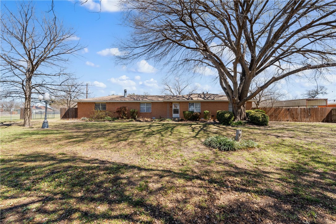 568 Bosque Lane, McGregor, Texas image 2