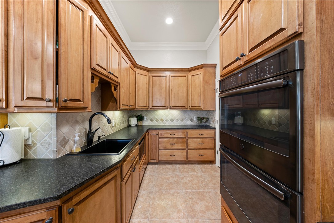 1841 Old Ranch Road, China Spring, Texas image 18