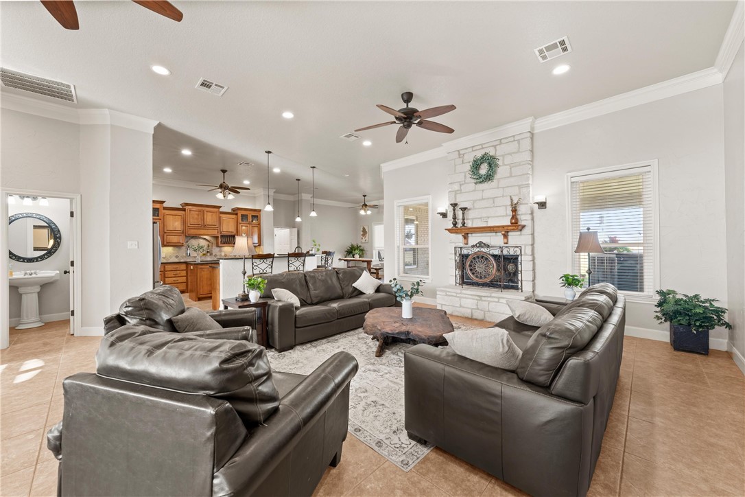 1841 Old Ranch Road, China Spring, Texas image 7