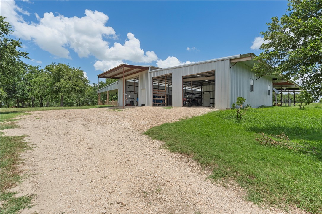 404 Cr 459 Road, Lott, Texas image 6