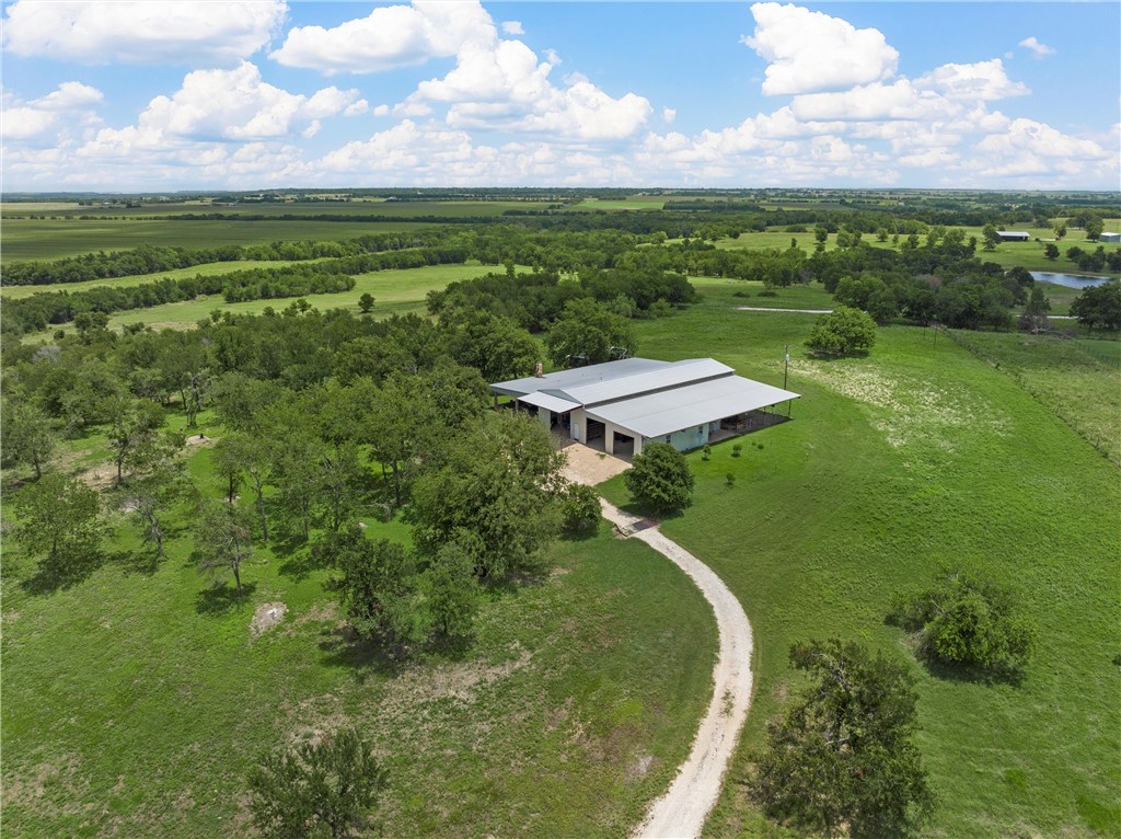 404 Cr 459 Road, Lott, Texas image 1