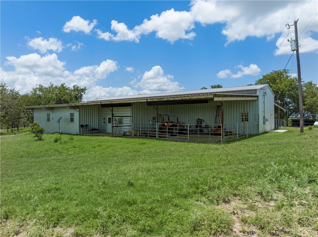 404 Cr 459 Road, Lott, Texas image 11