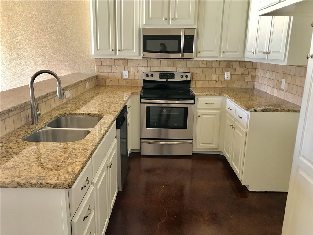 697 Park Street, McGregor, Texas image 7