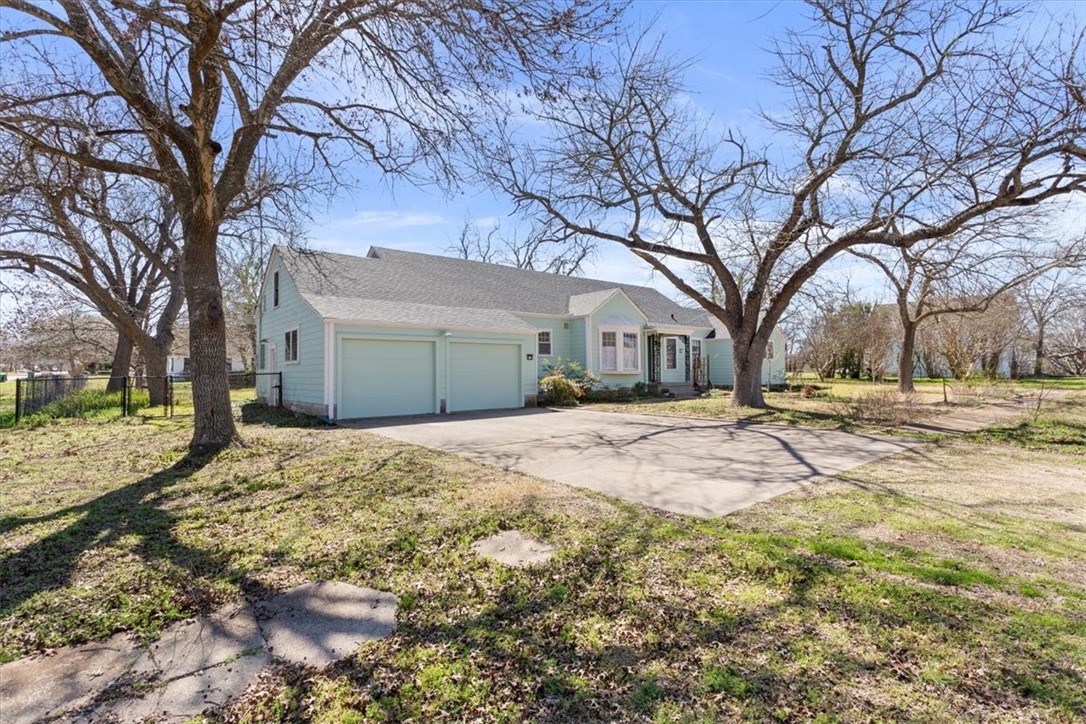 301 Estelle Rice Road, Moody, Texas image 2