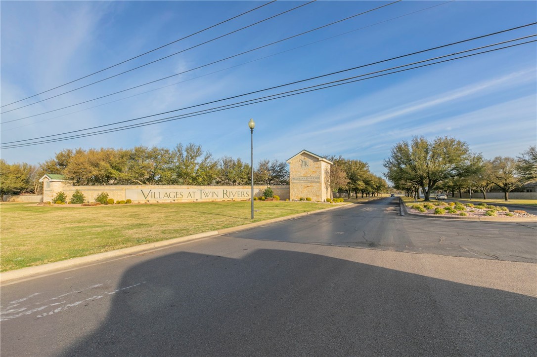 704 Salisbury Drive, Woodway, Texas image 29