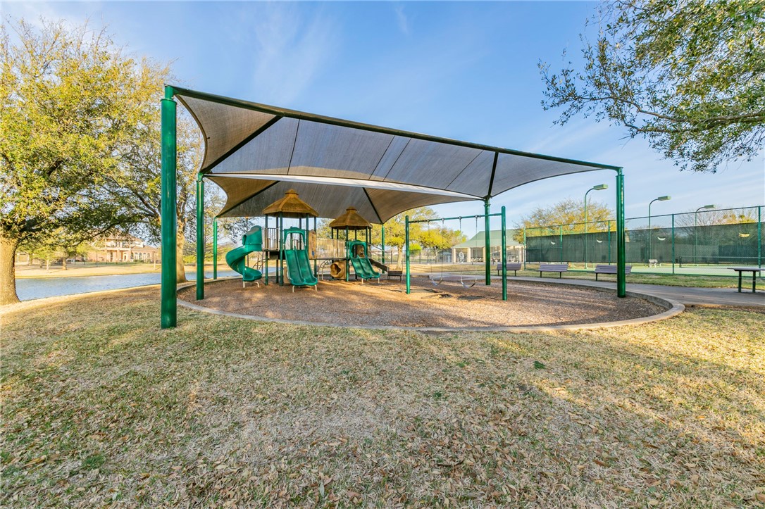 704 Salisbury Drive, Woodway, Texas image 37