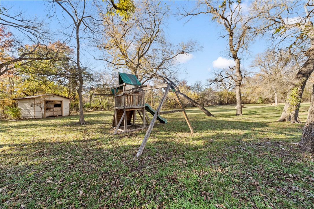 215 Curry Lane, China Spring, Texas image 6