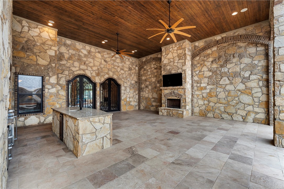 8460 Spicewood Springs Road, China Spring, Texas image 44