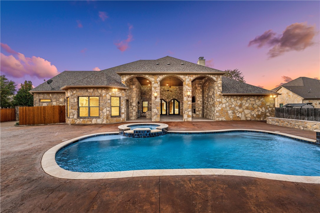 8460 Spicewood Springs Road, China Spring, Texas image 2