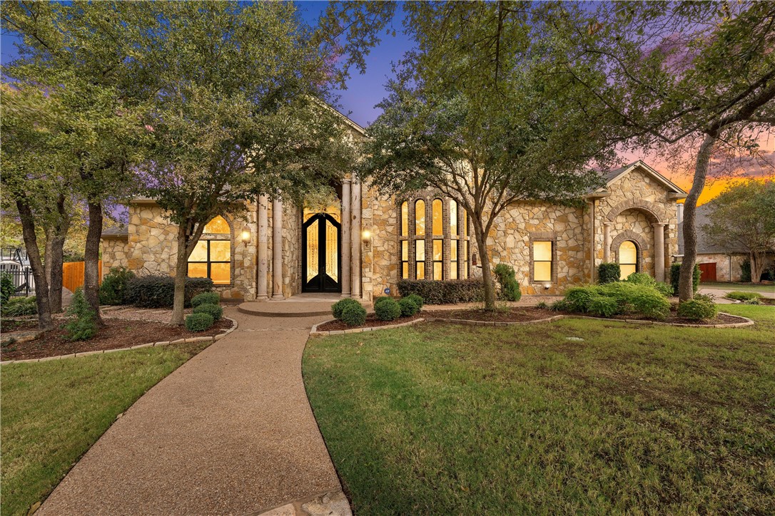 8460 Spicewood Springs Road, China Spring, Texas image 1