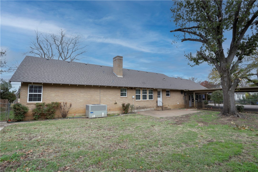 1122 W 6th Street, McGregor, Texas image 16