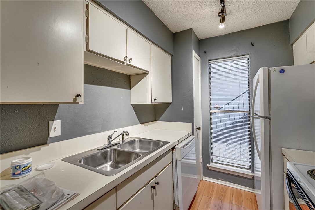 4020 Holland Avenue #101, Dallas, Texas image 12