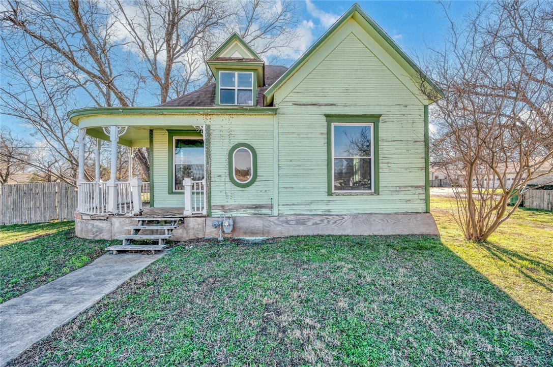 714 W 15th Street, Clifton, Texas image 1