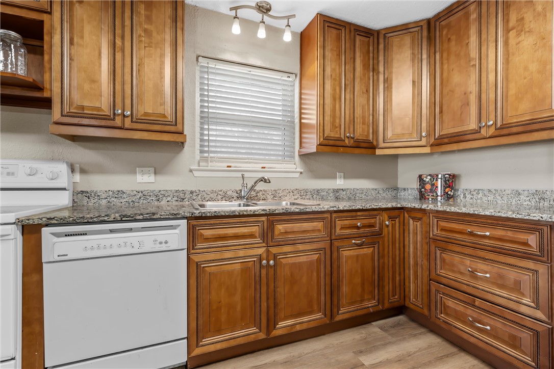83 Delmore Drive, Hillsboro, Texas image 10